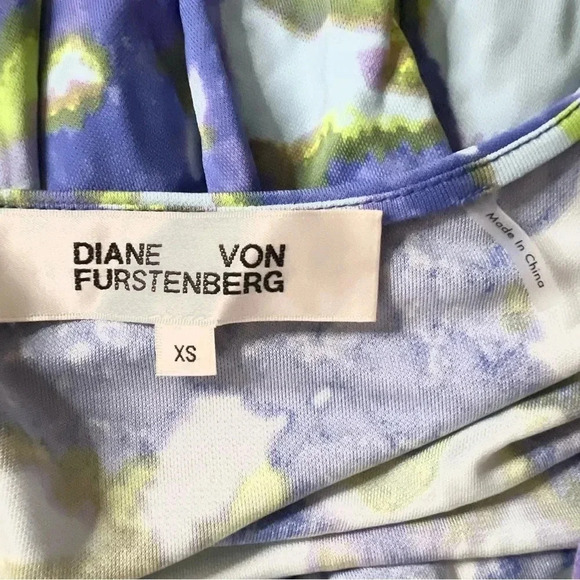 Diane Von Furstenberg Hades Pleated Abstract-Print Midi Dress - Picture 4 of 12